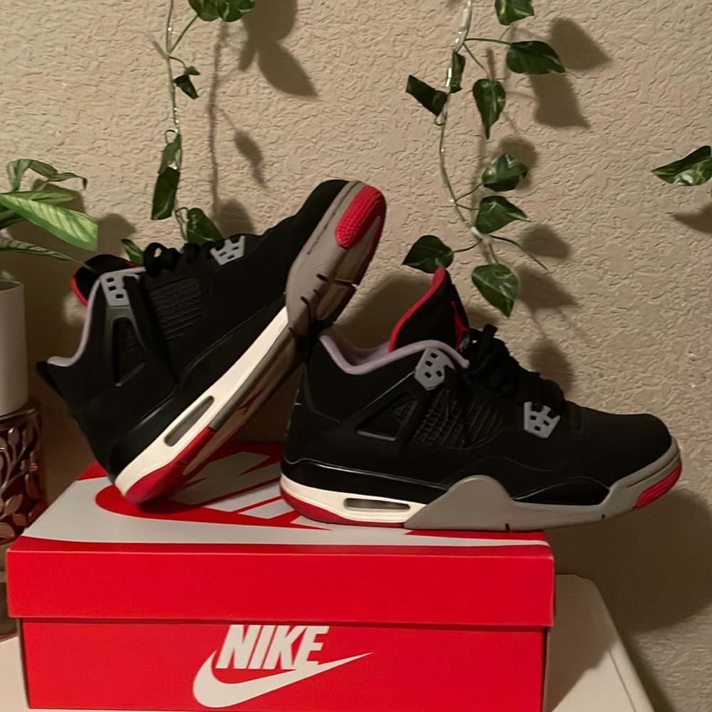 Air jordan 4 retro og “bred” USED WITHOUT BOX!!! Size 7 youth